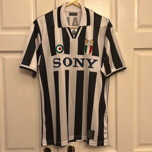 11897 Membership x Vialli Men’s Jersey, Size Large. Black & White Stripes, #9.